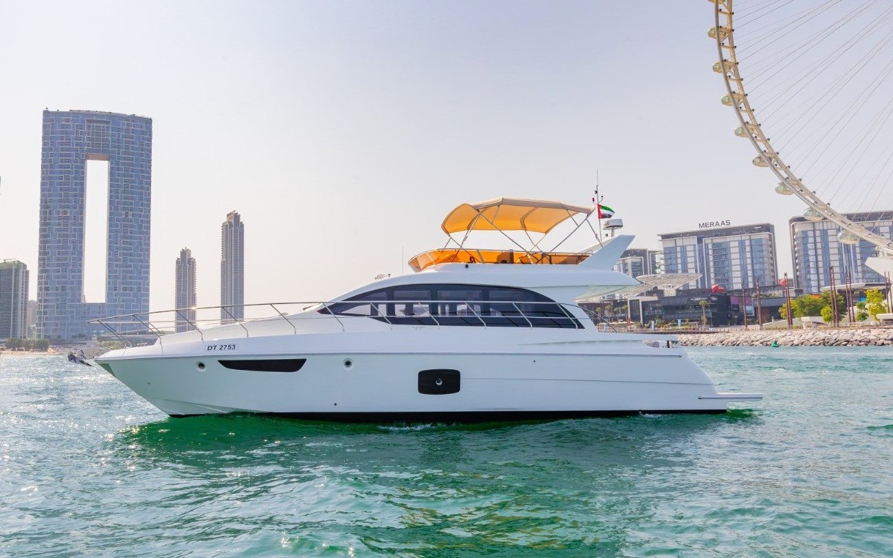 Sky Walker Ava yacht in Dubai