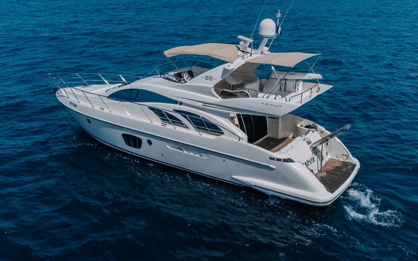 Azimut White Pearl yacht in Dubai