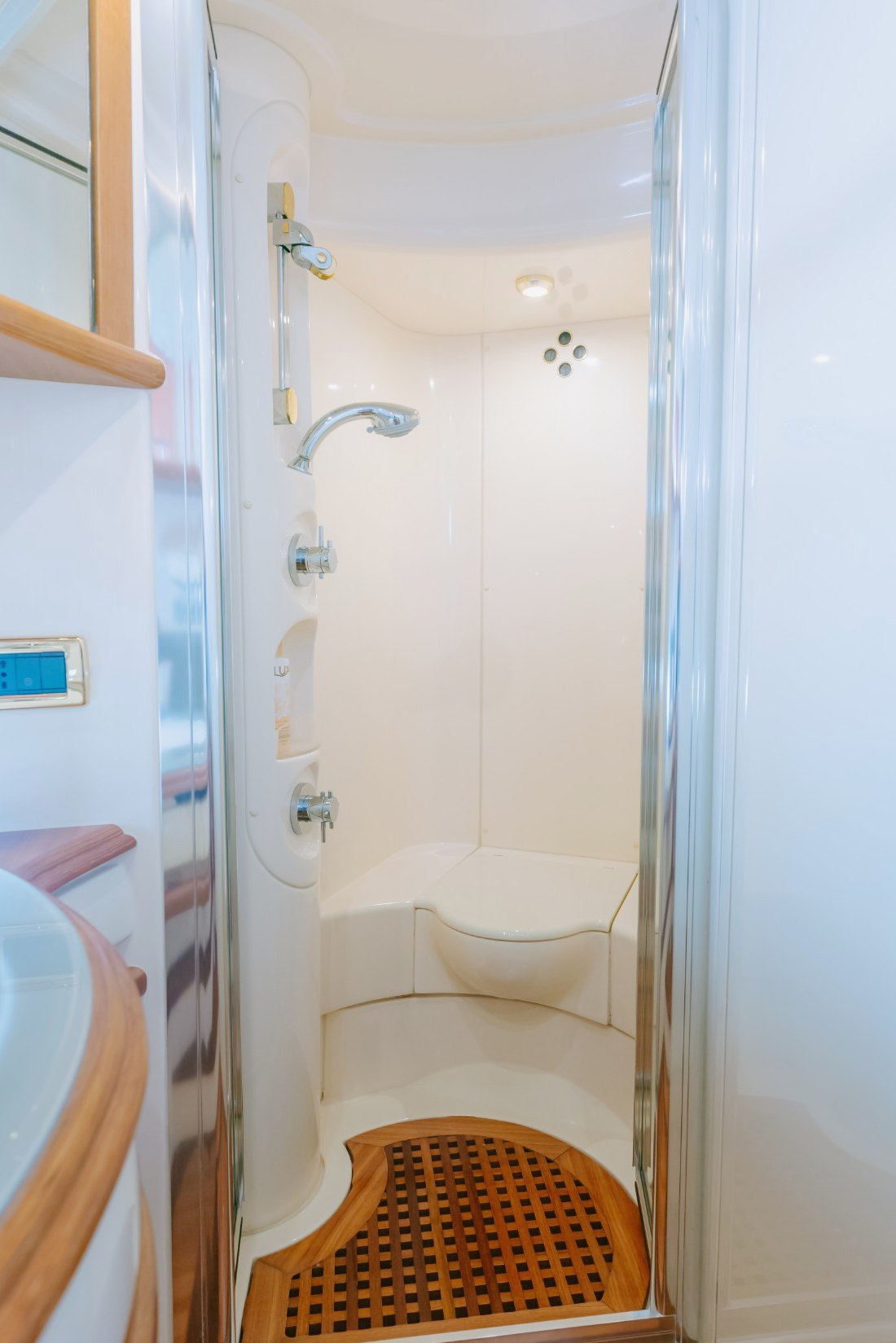 Photo 6 of Azimut White Pearl