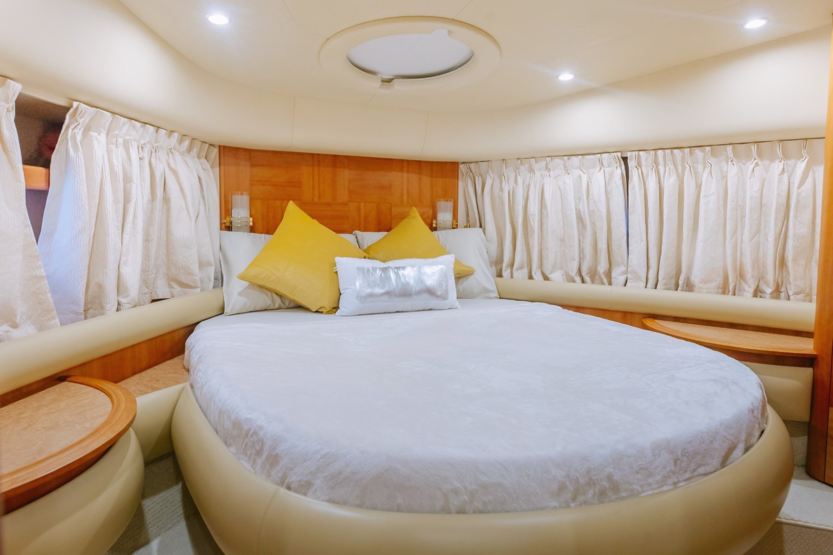 Photo 9 of Azimut White Pearl