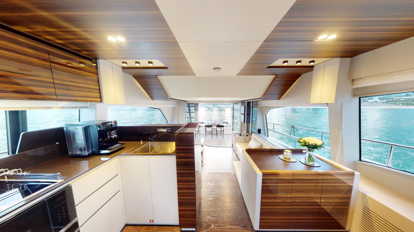 Photo 8 of Ferretti 67 ft