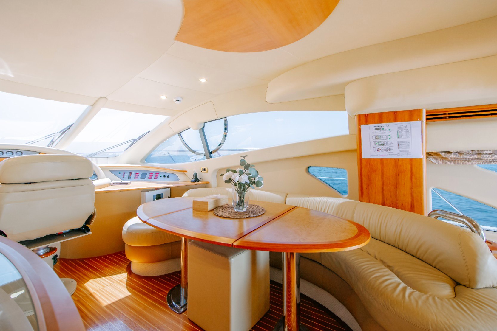 Photo 5 of Azimut White Pearl