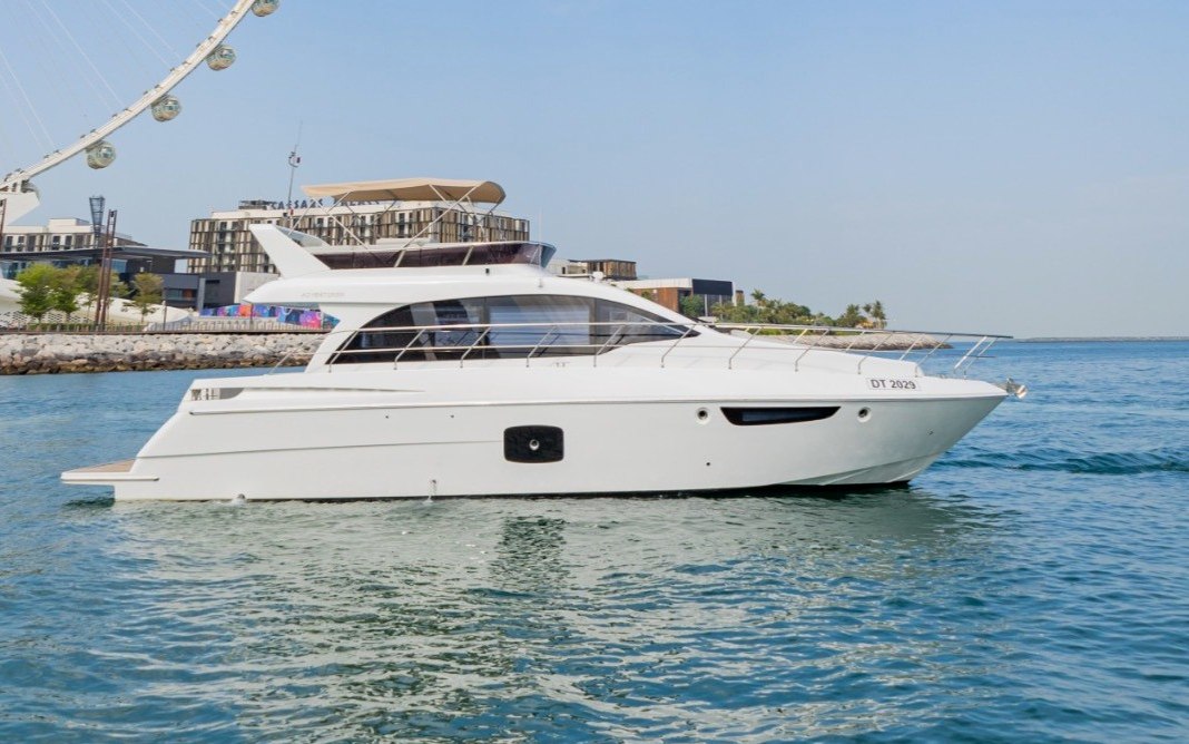 Sky Walker Uno yacht in Dubai