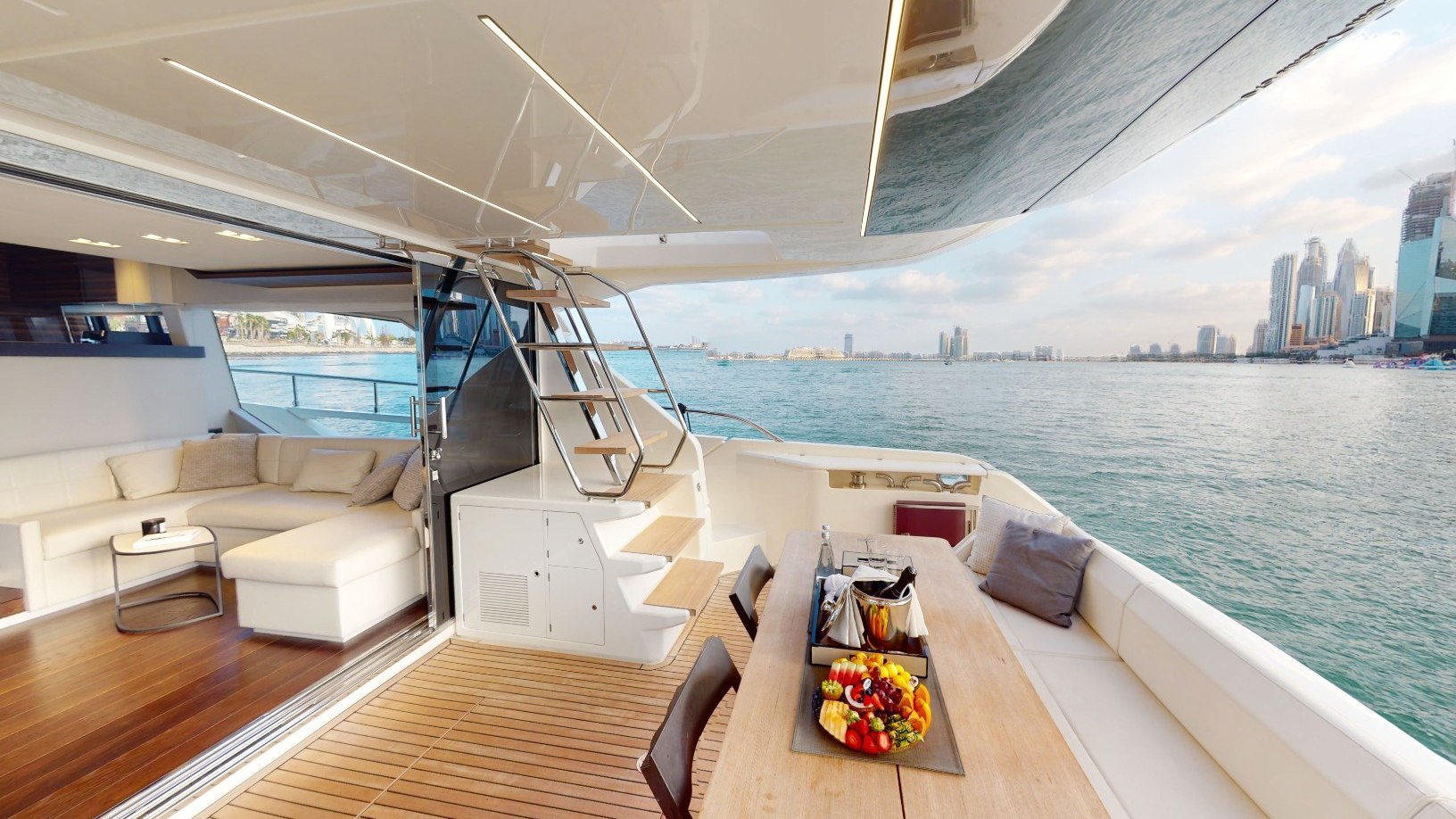 Photo 2 of Ferretti 67 ft