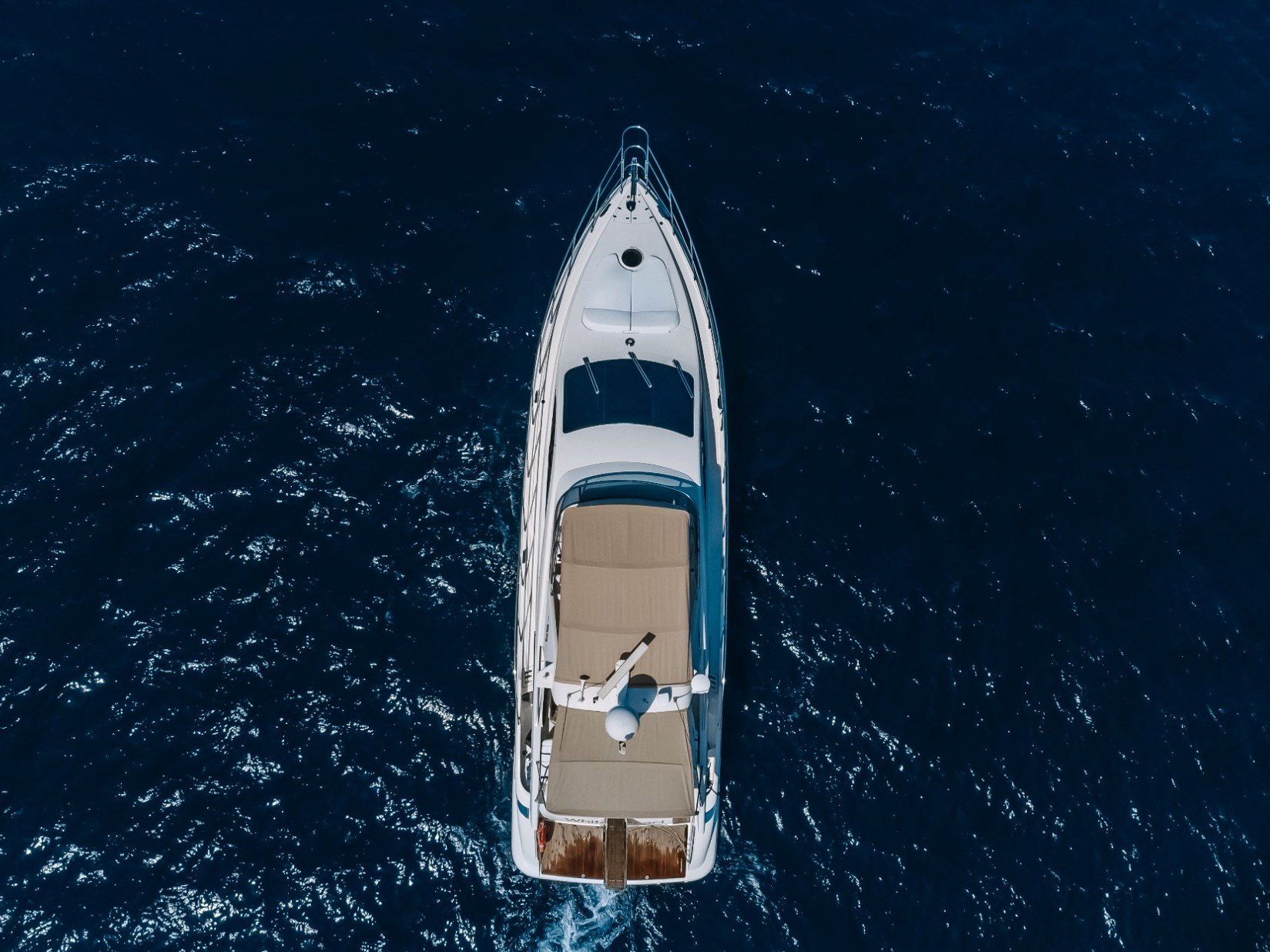 Photo 2 of Azimut White Pearl