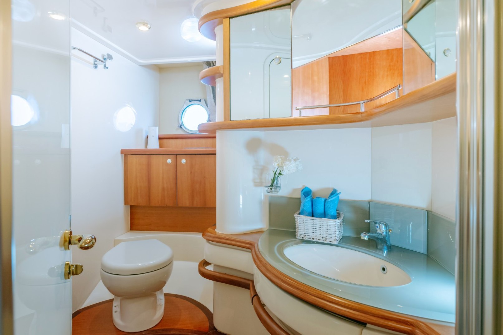 Photo 8 of Azimut White Pearl
